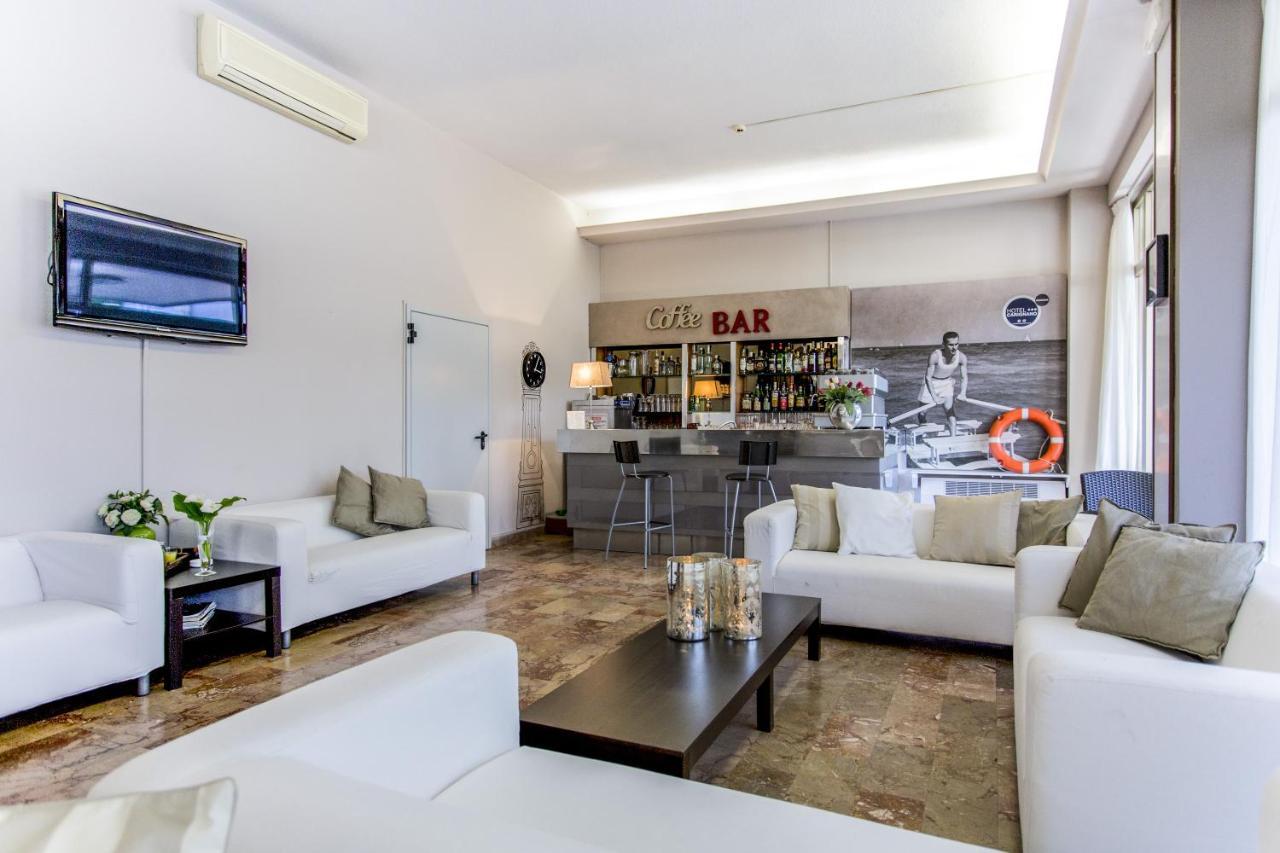 Hotel Carignano Riccione Exterior foto